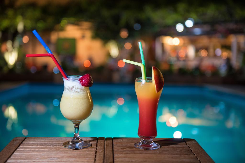 바니체스 Argo Pool & Bar 아파트 호텔 외부 사진